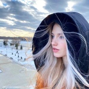 Meet your Posher, Lydia